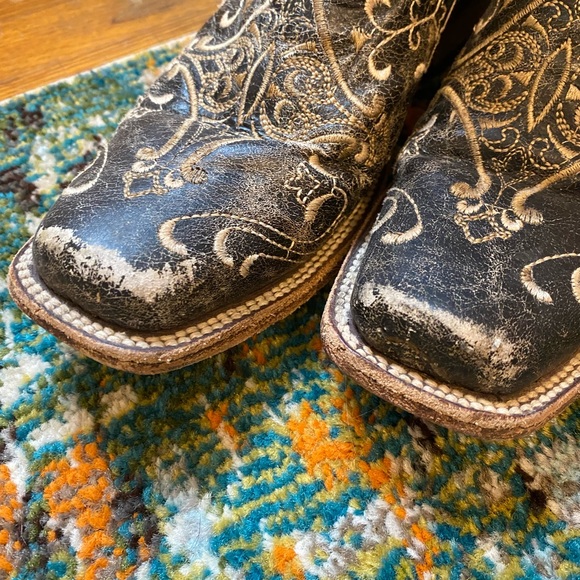 Circle G Embroidered Boots - Picture 2 of 6